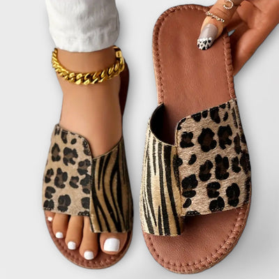Jenna - Two-Tone Slippers with Leopard Print