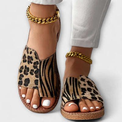 Jenna - Two-Tone Slippers with Leopard Print