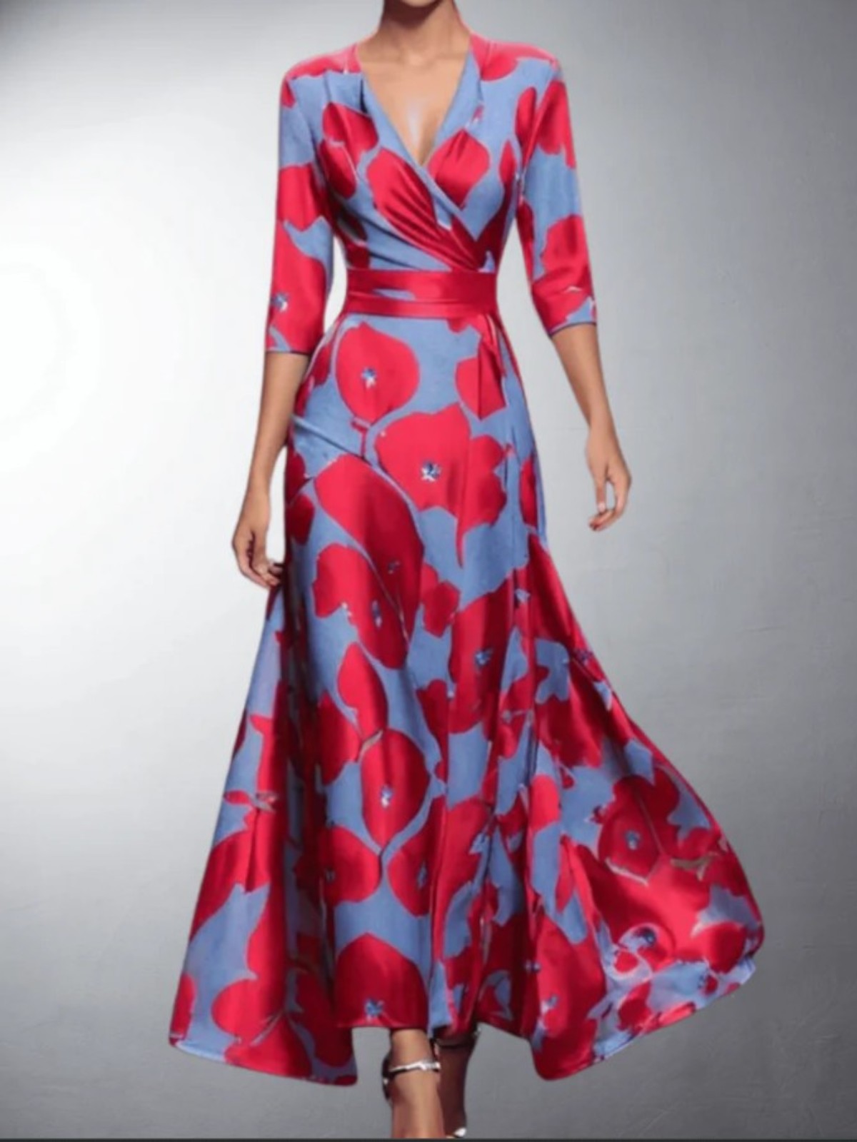 Zoe - Classic Floral V-Neck Maxi Dress