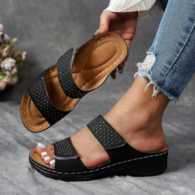 Caroline™ – Slip-On Sandals
