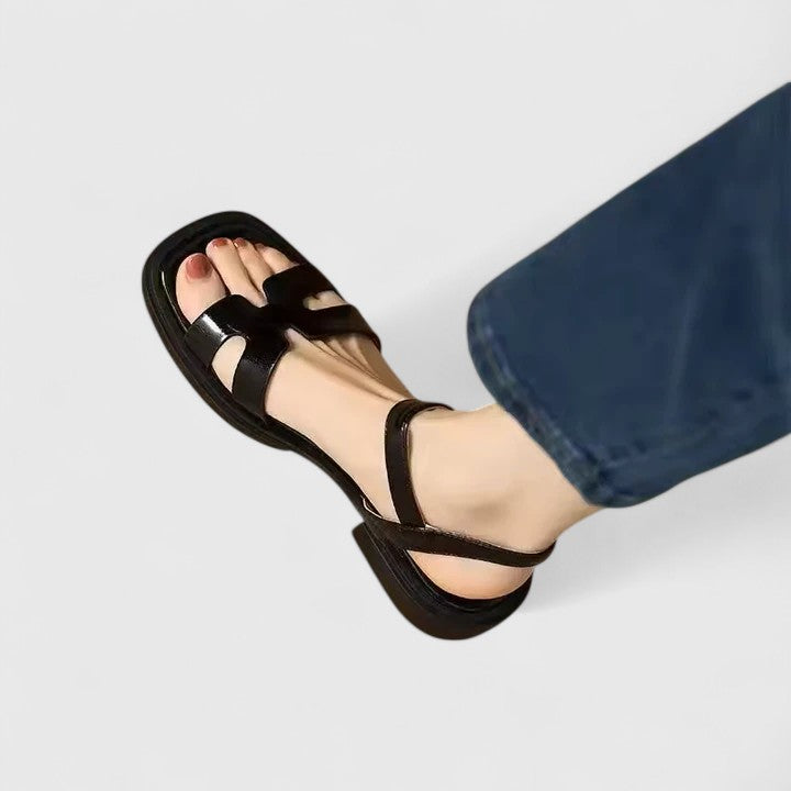 Deliane - Sophisticated Flat Sandals