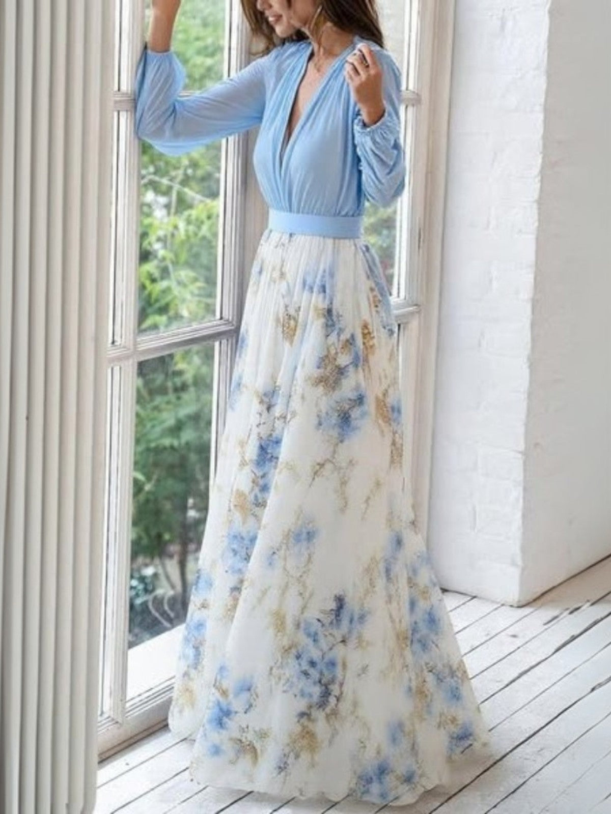 Dolores - Elegant Floral Maxi Dress